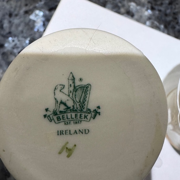 ☘️Vintage 2000’s Irish Belleek Butterfly Toy Spill 3 1/2” Tall Vases (set of 2) - Picture 11 of 16